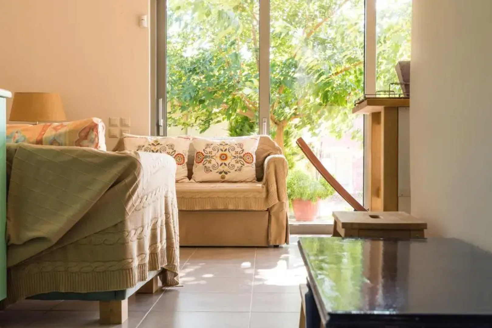 Comfy Kourouta Apartment & Suite