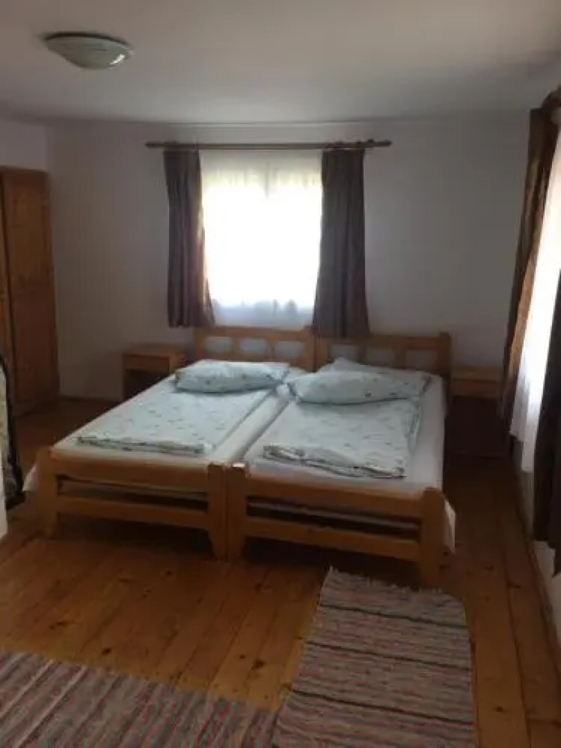 Zsuzsanna Paraszthaz