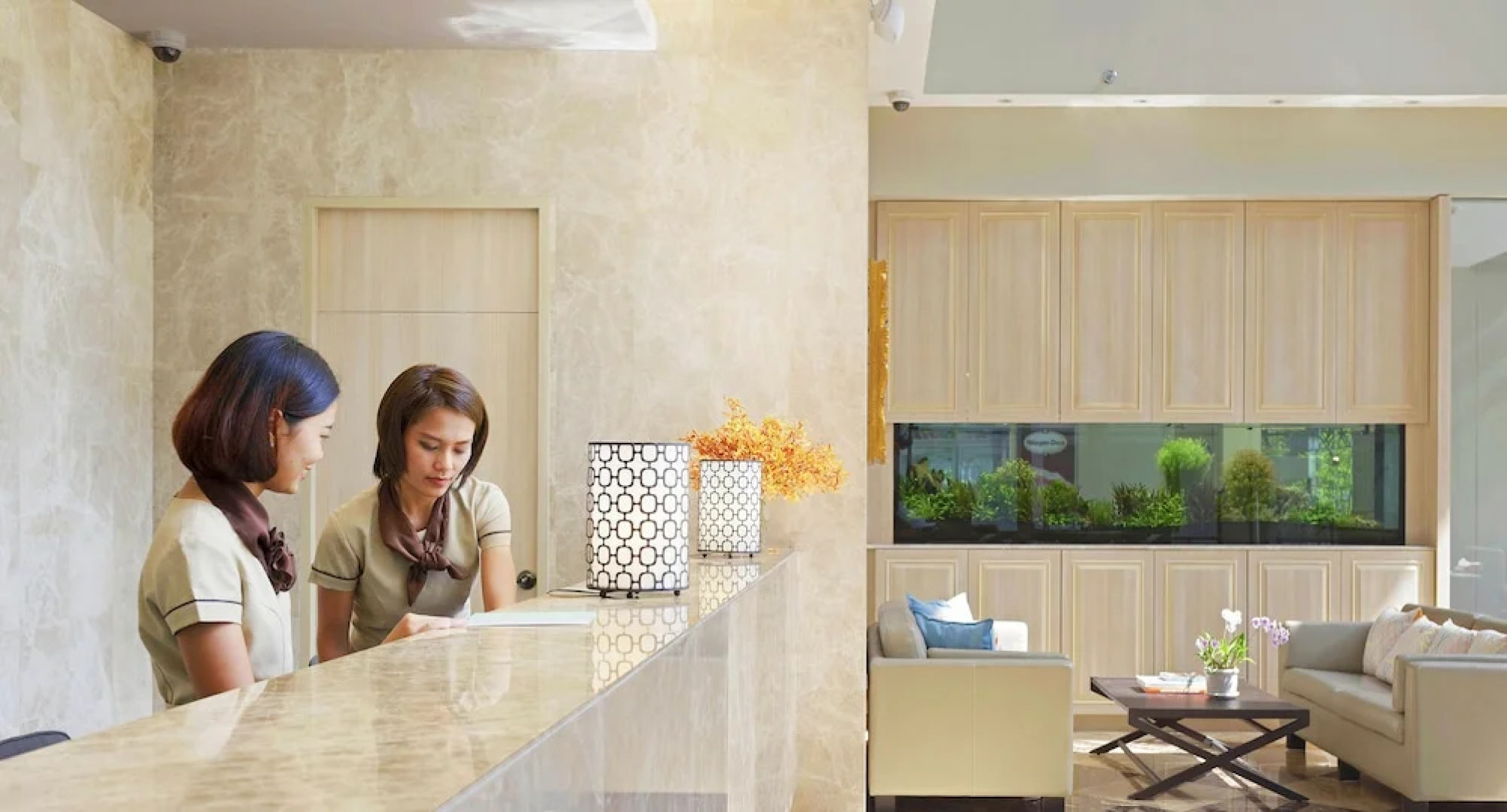 Balcony Courtyard Hotel & Serviced Apartment