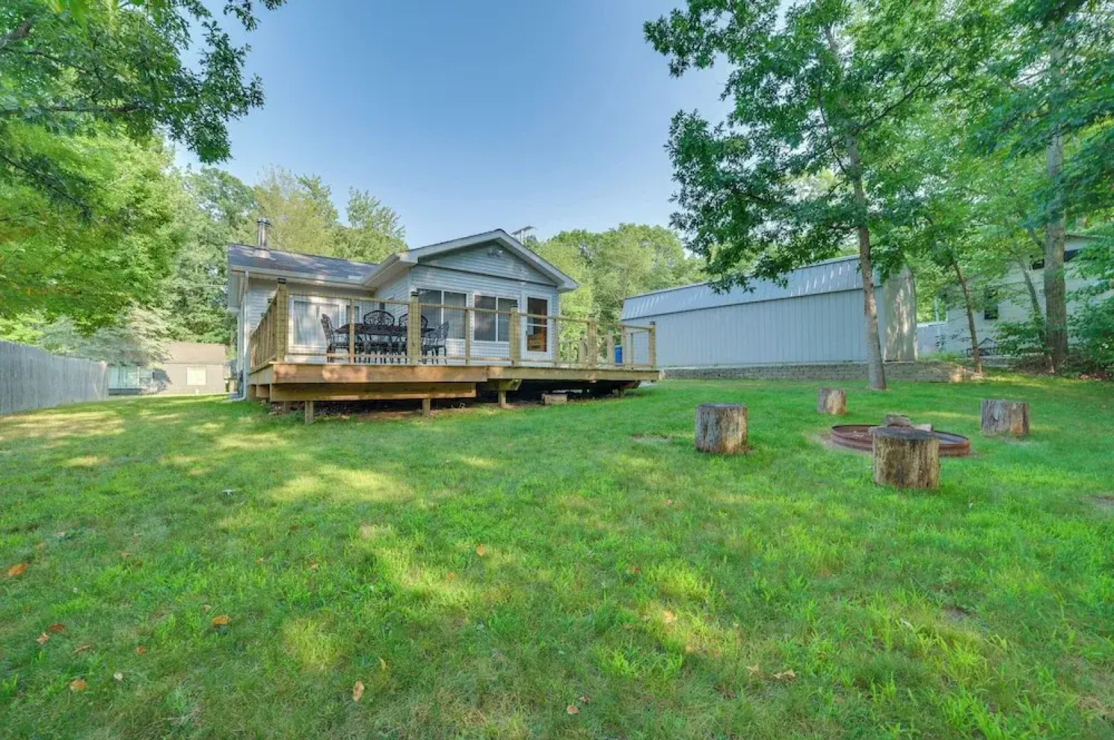 Quiet Family Home w/ Yard < 1 Mi to Houghton Lake!