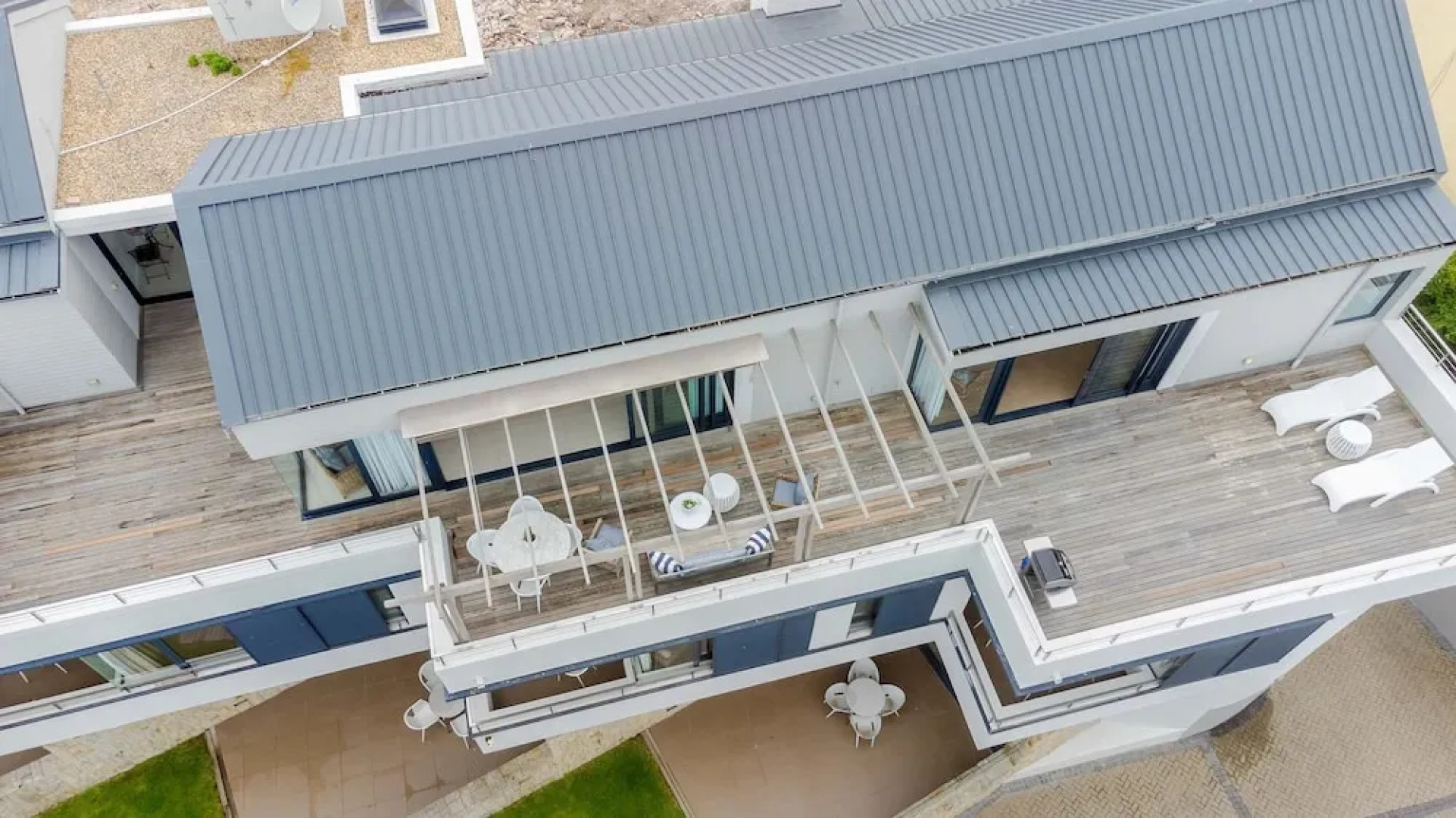 Le Paradis Penthouse Apartment