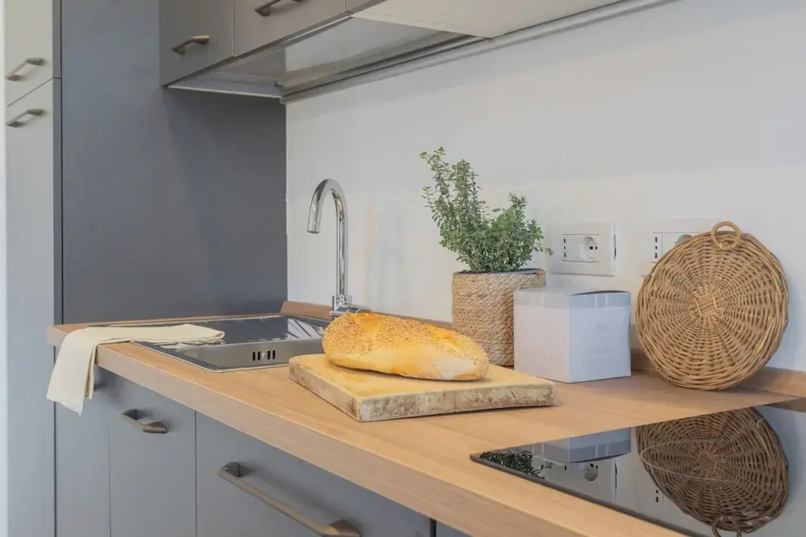 Isola Felice Grandate by Rent all Como