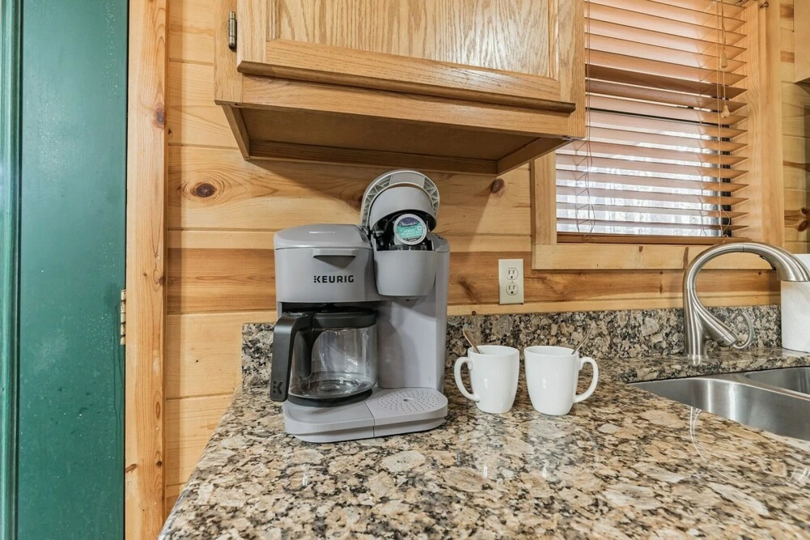 Bear Trail 2 Bedroom Cabin by Redawning