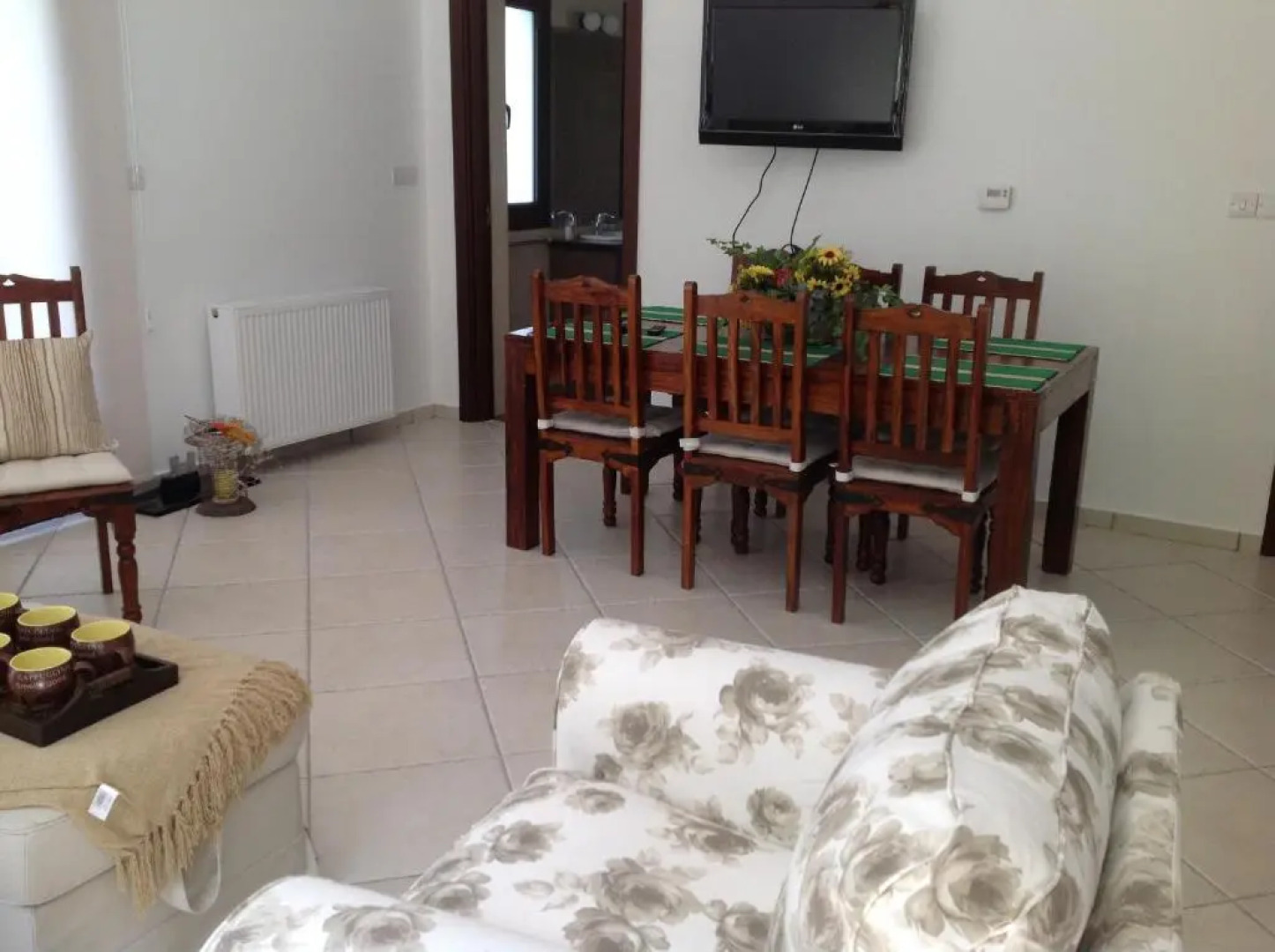 Ta Spitakia tis Theodosias