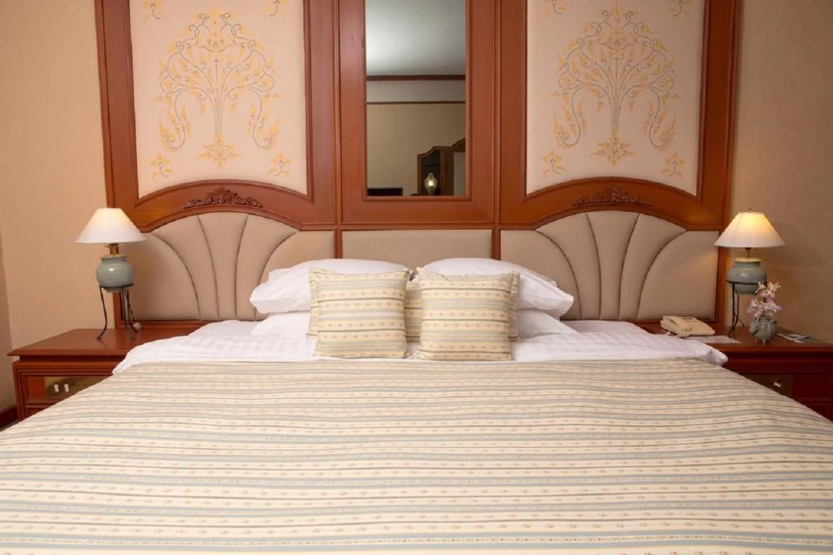 Chiang Mai Plaza Hotel