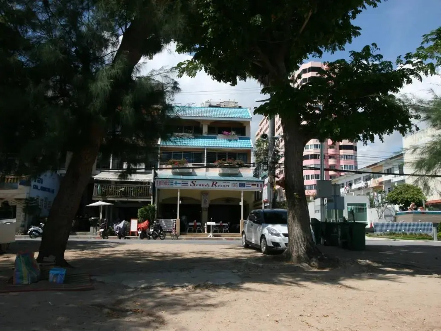 Beachfront Hotel Cha Am