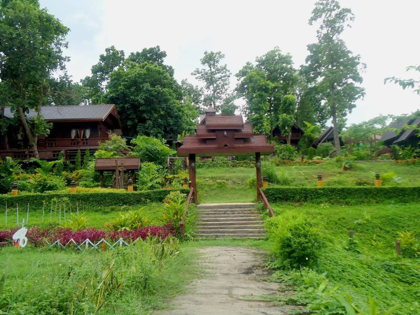 Phawengkham Resort and Restaurant