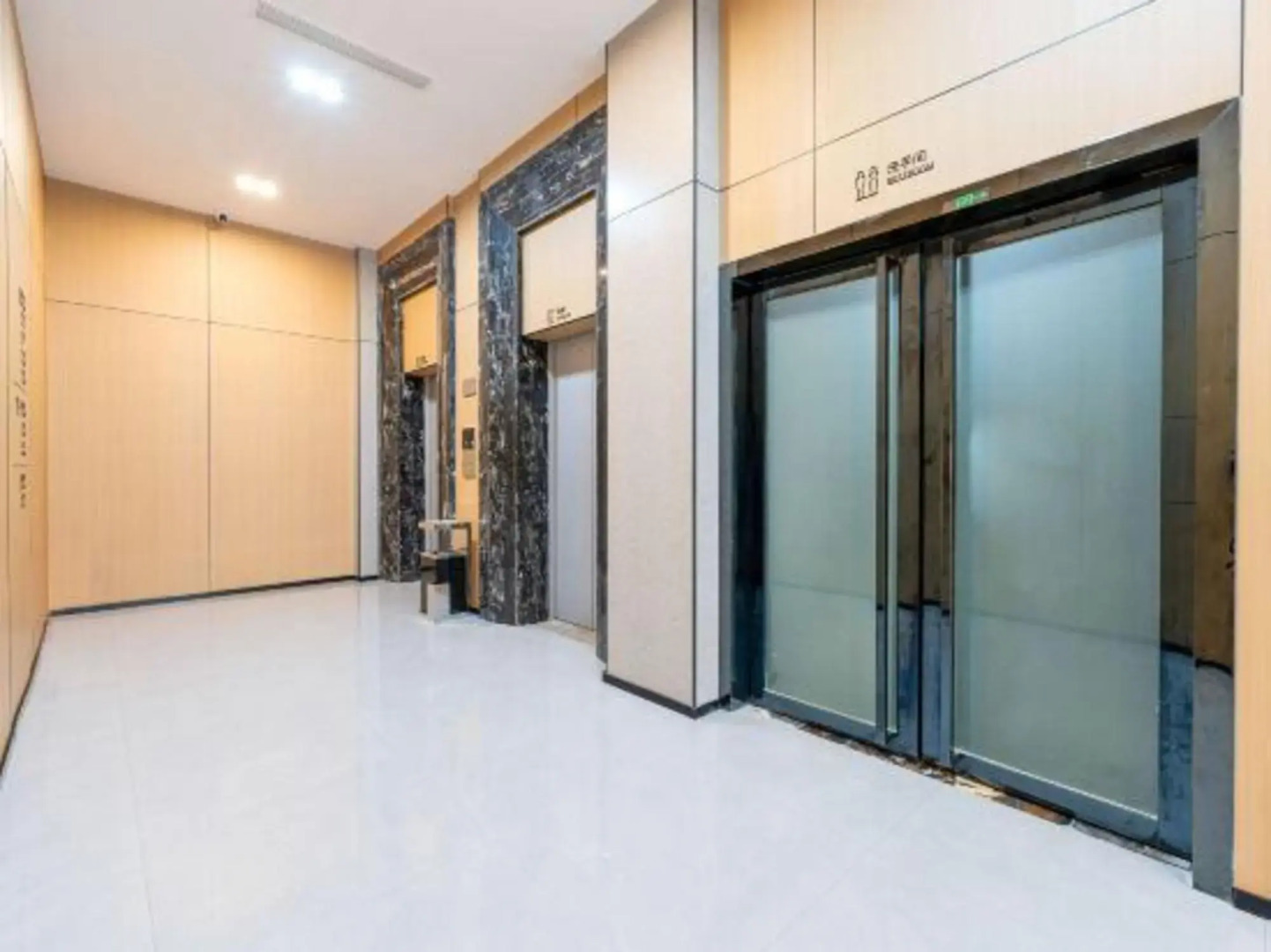 GELI Hotel (Guigang High-speed Railway Station Shenghuogang)