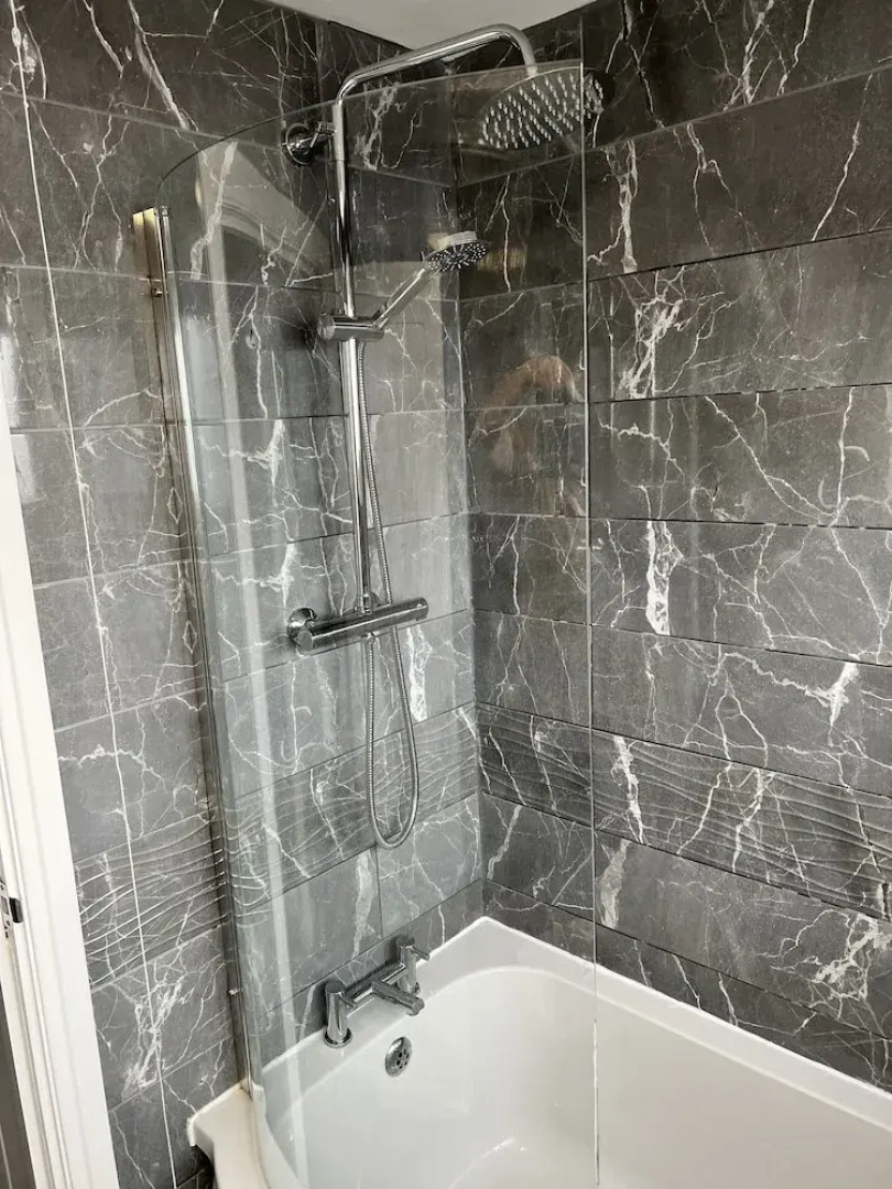 vERY comfy town house