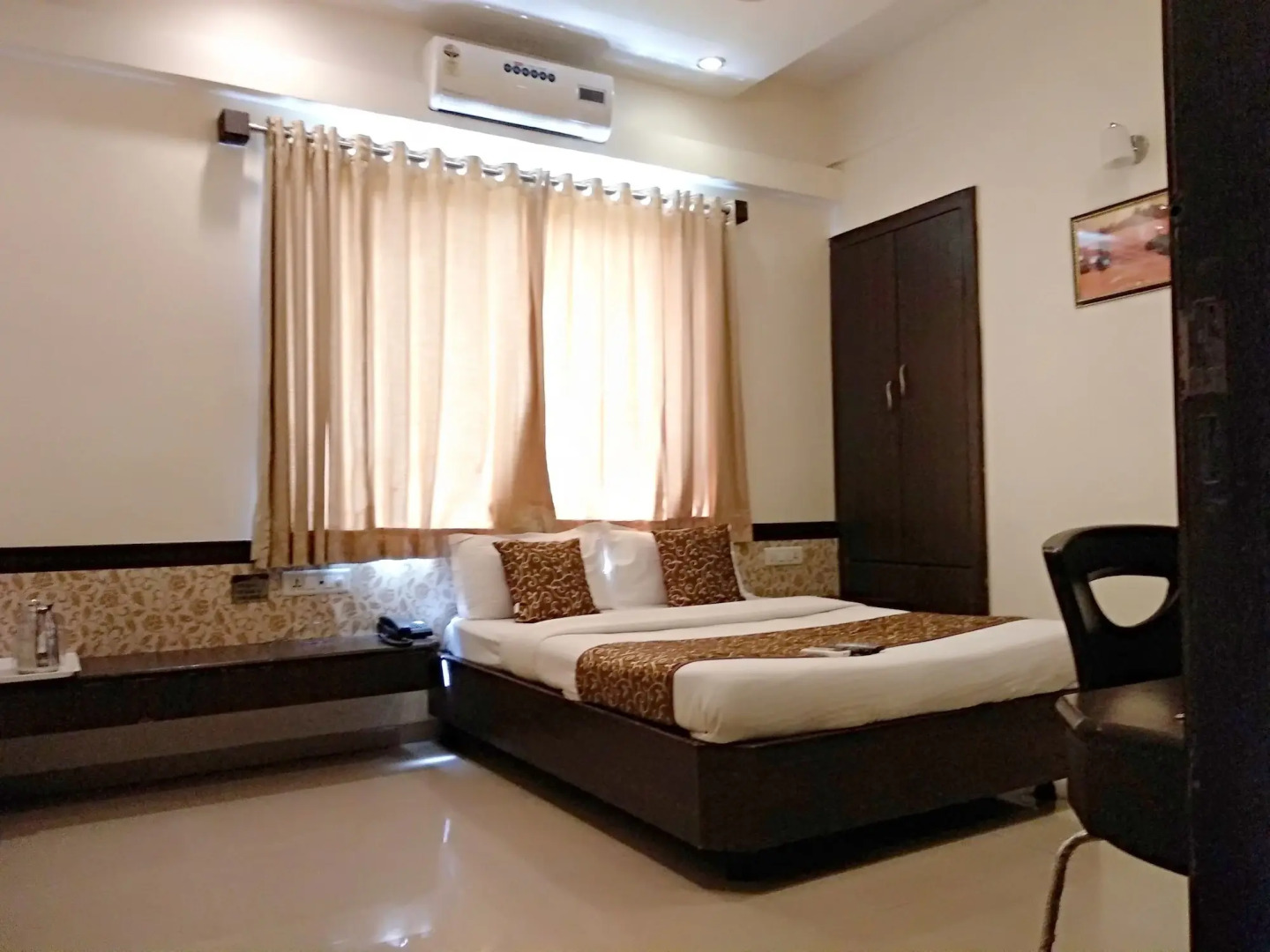 Hotel Sai Grand Castle Inn