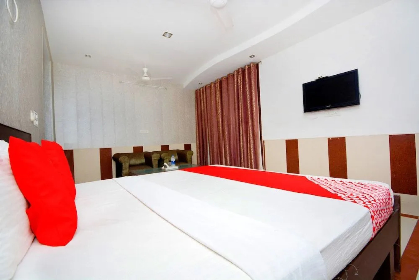Hotel Piccadily by OYO Rooms