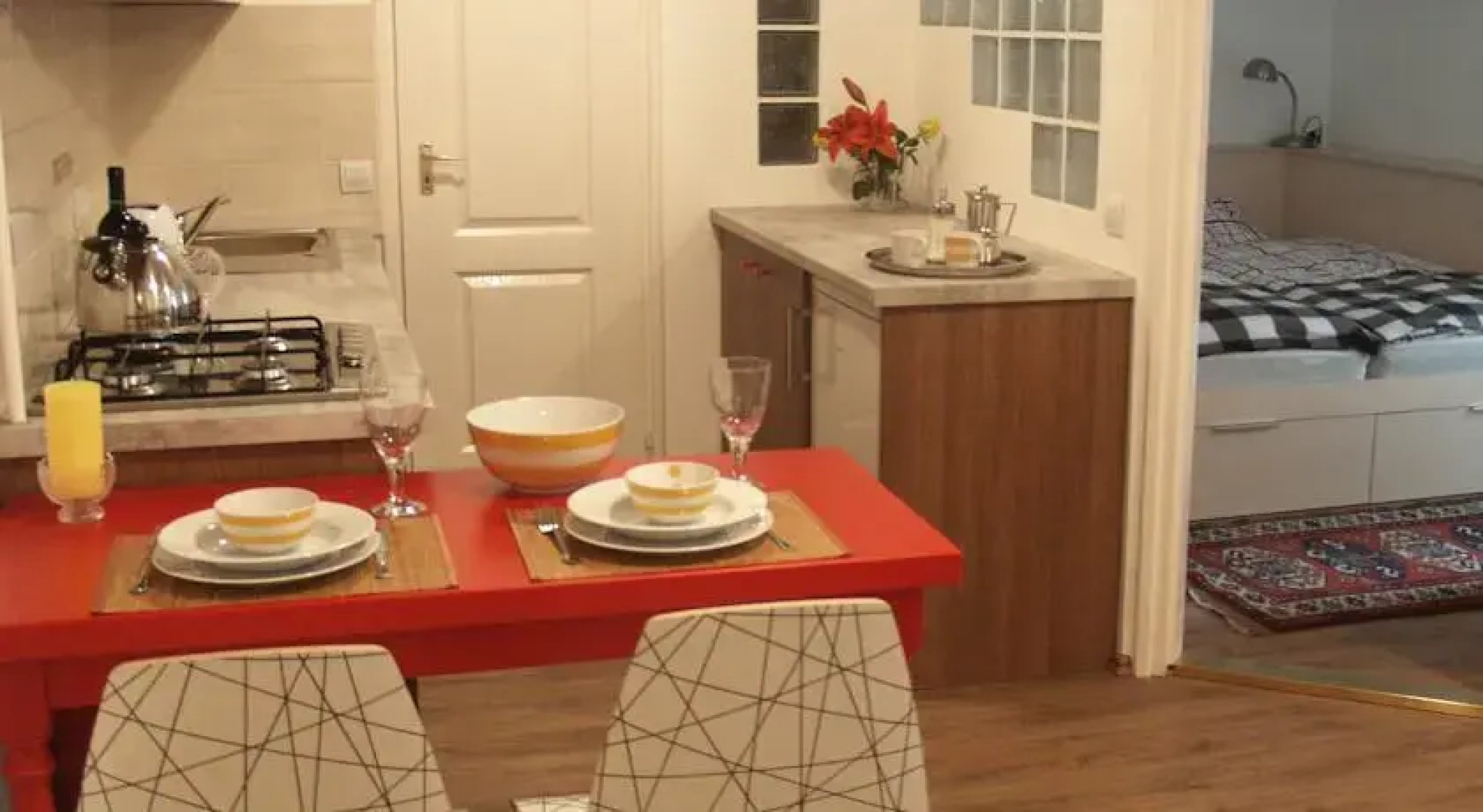 Romantic Garden Art Studio near Andrassy Avenue