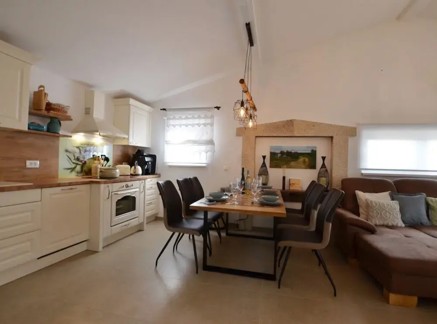 Golden and Green Acres Holiday Home With Pool and Sauna