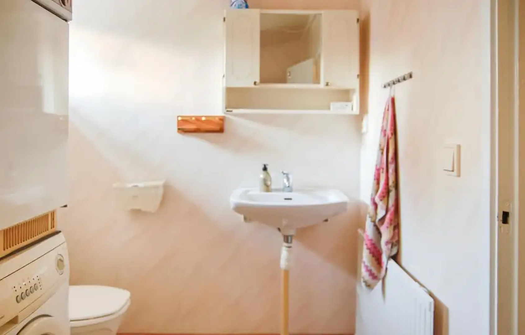 Nice Home in Klintehamn With 4 Bedrooms and Wifi