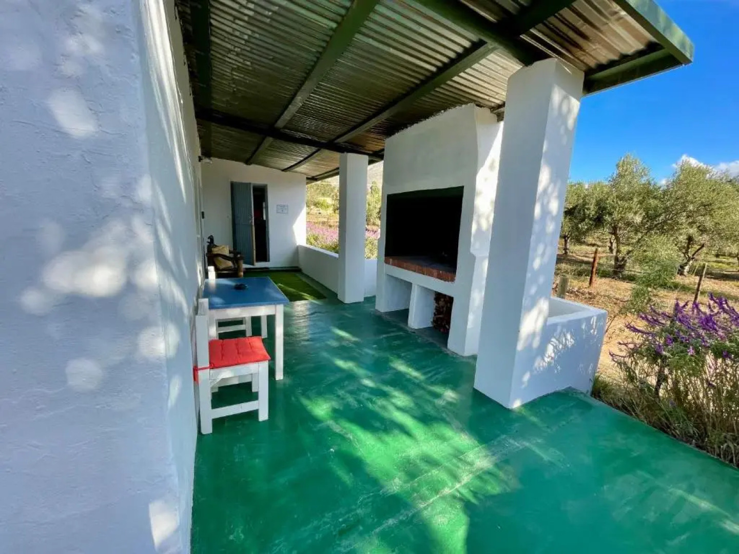 Blue Cow Barn - Boutique Farm