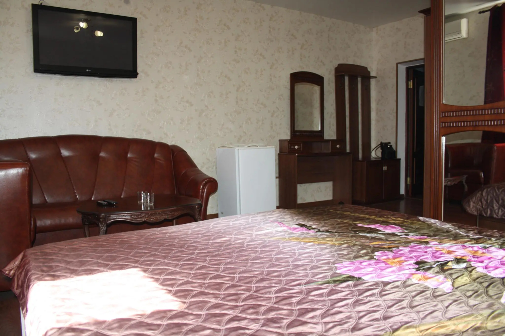 Tutsi Hotel