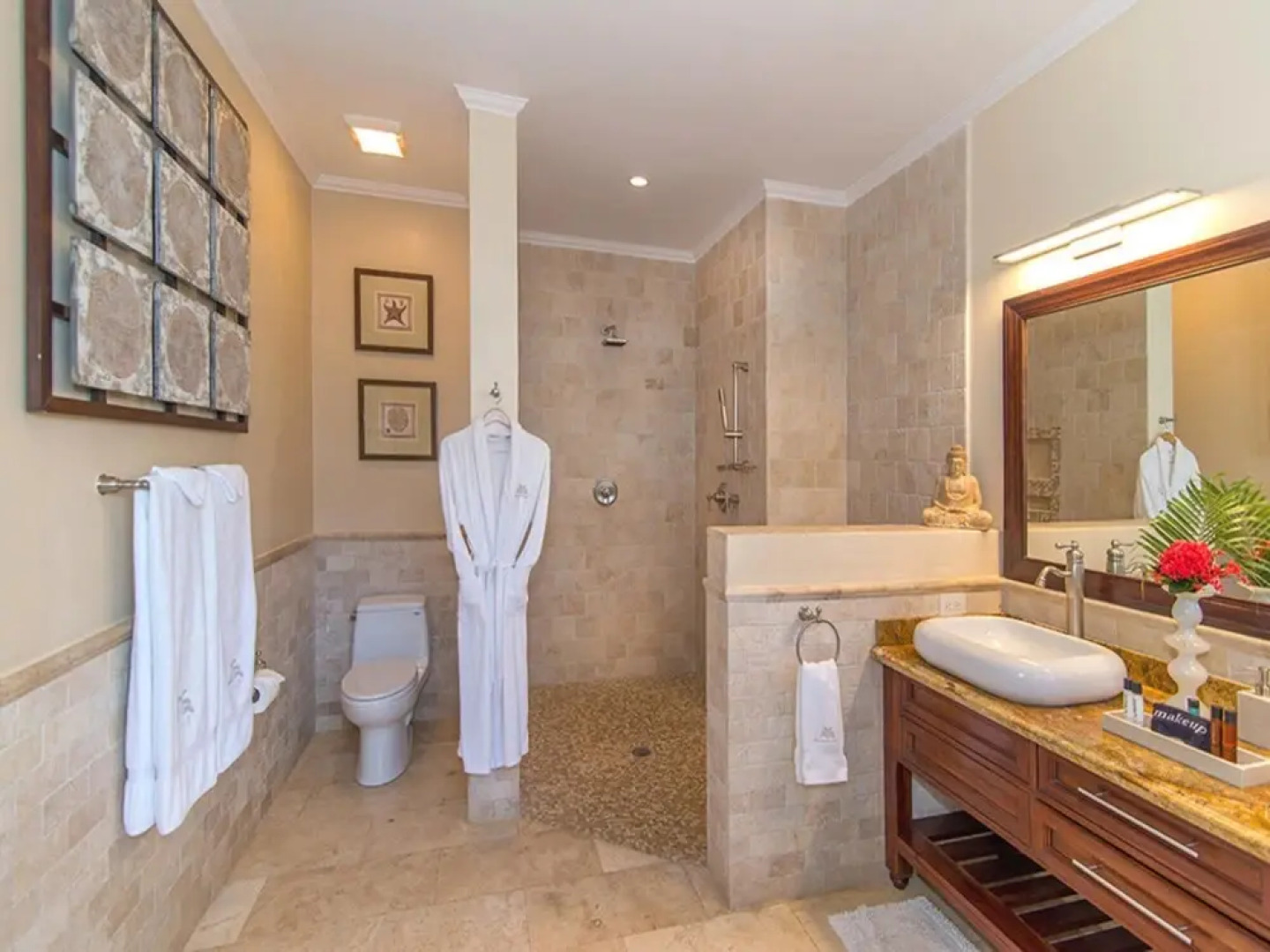 Sunny Vacation Villa 18