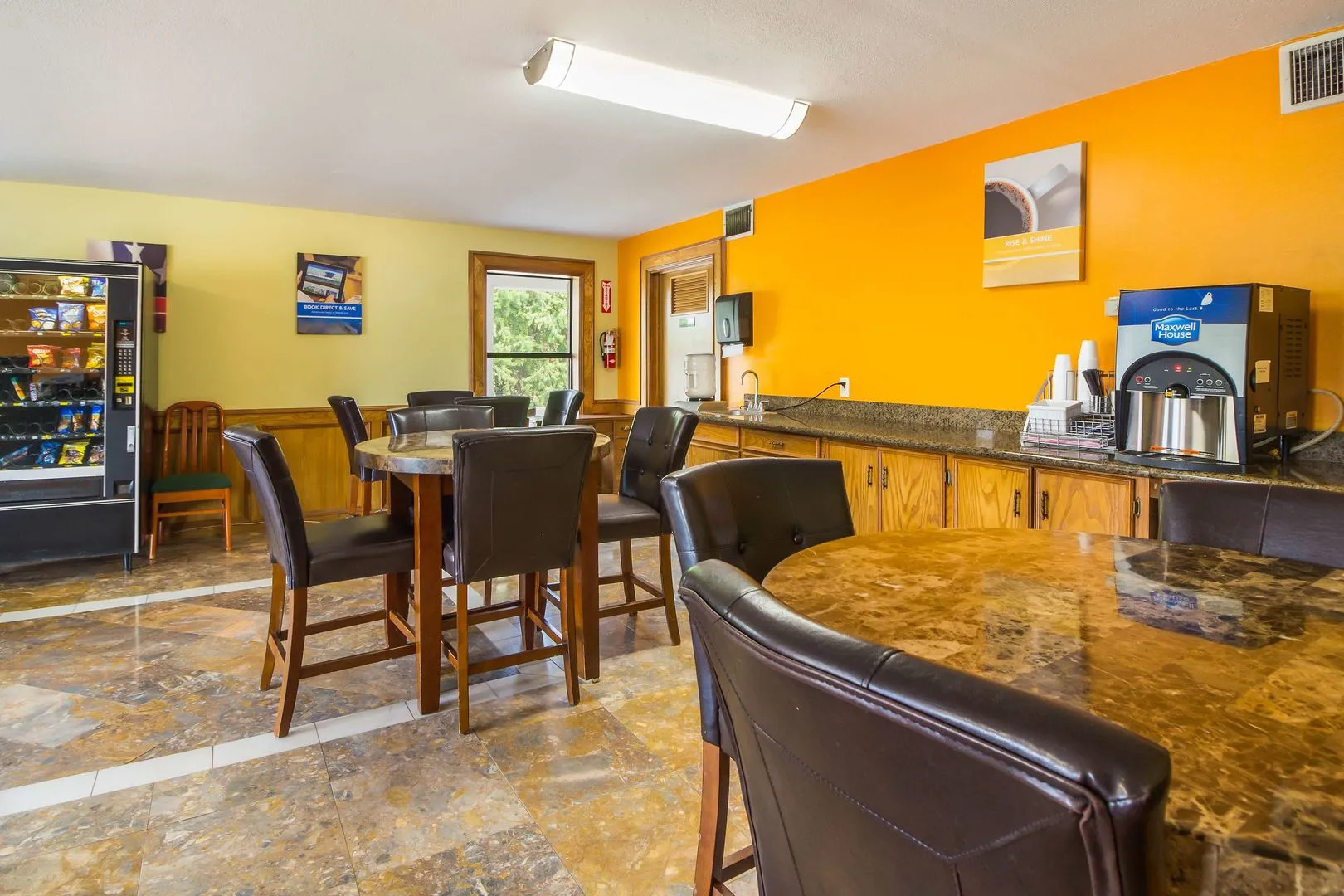 Scottish Inn & Suites