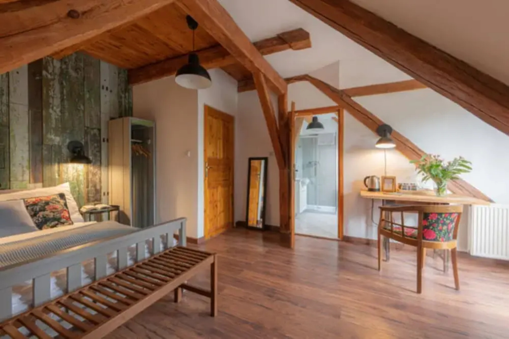 Large Holiday Villa With Garden, 6 Bedrooms