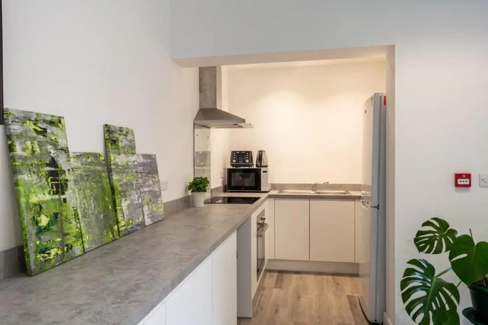 Whole house in centre of Town Ideal for Contractors and Professionals