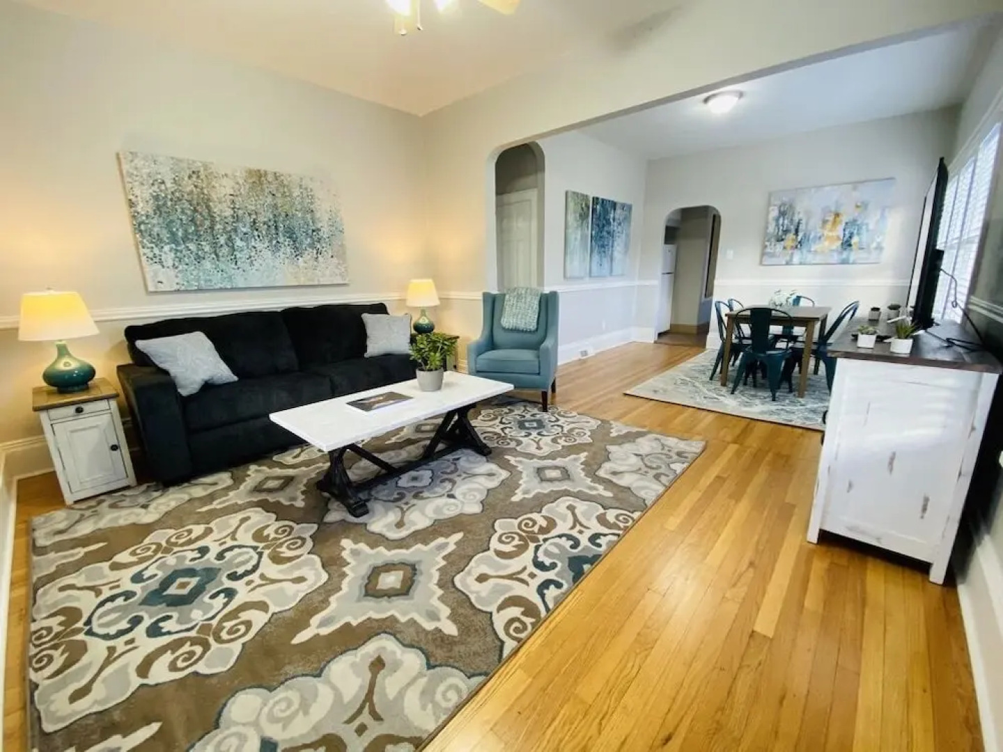 Stunning Bungalow Next to Unc - Free Cruiser Bikes!