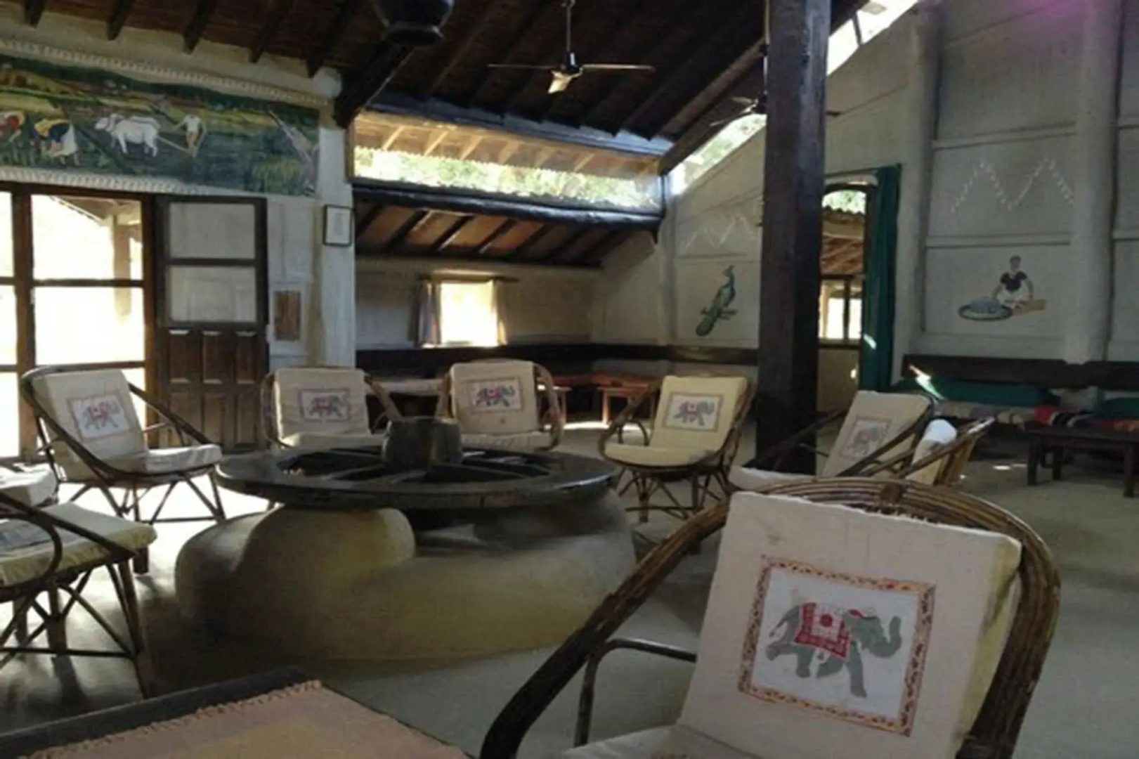 Tiger Tops Tharu Lodge