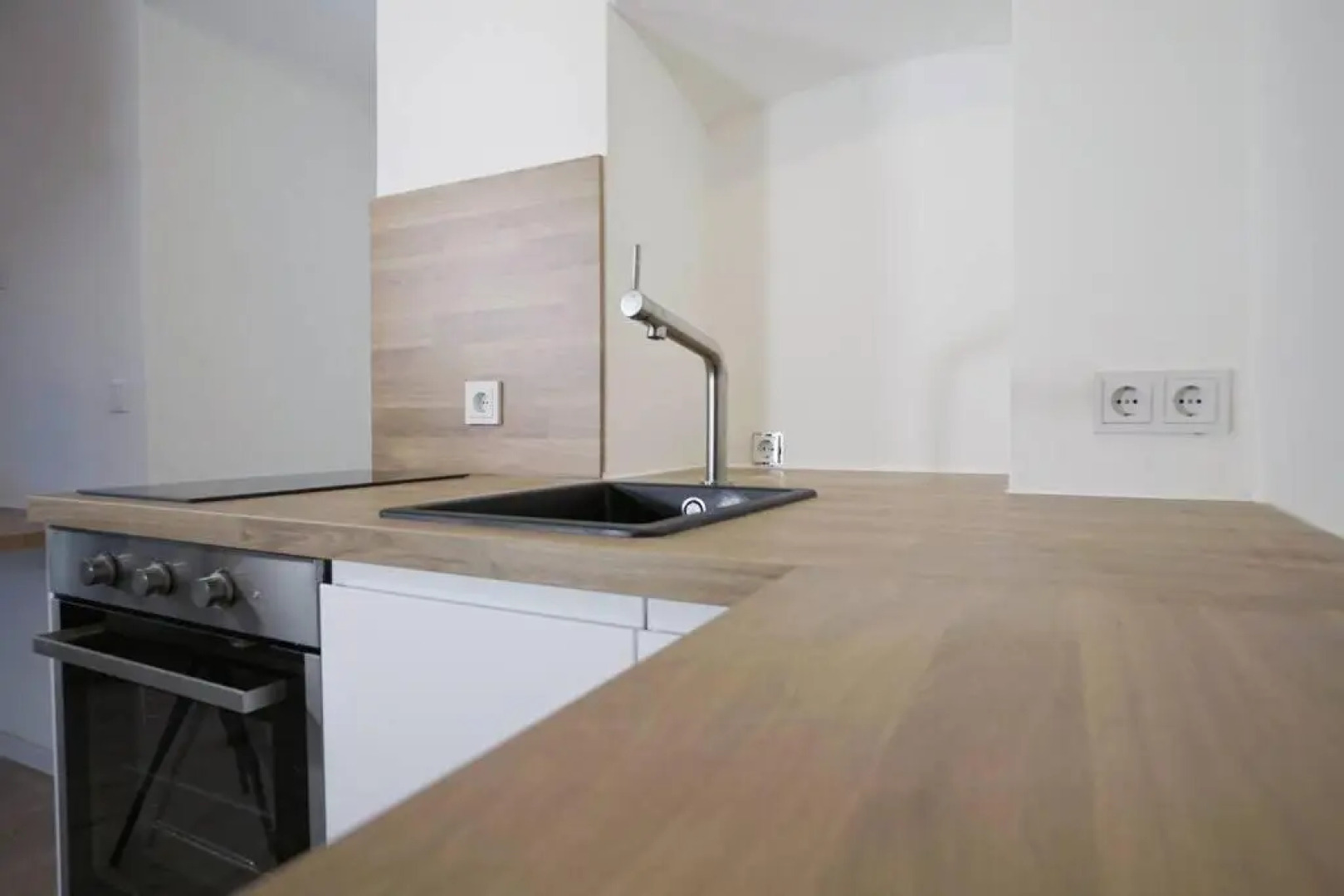 Cozy/Tiny/Creative living in a historical old town