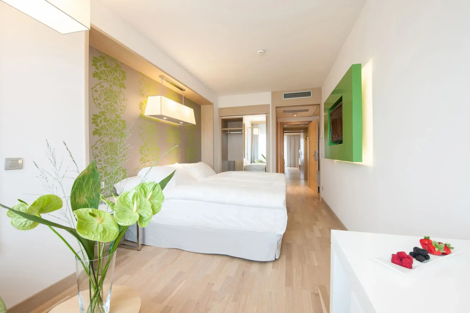 Отель Occidental Praha Five