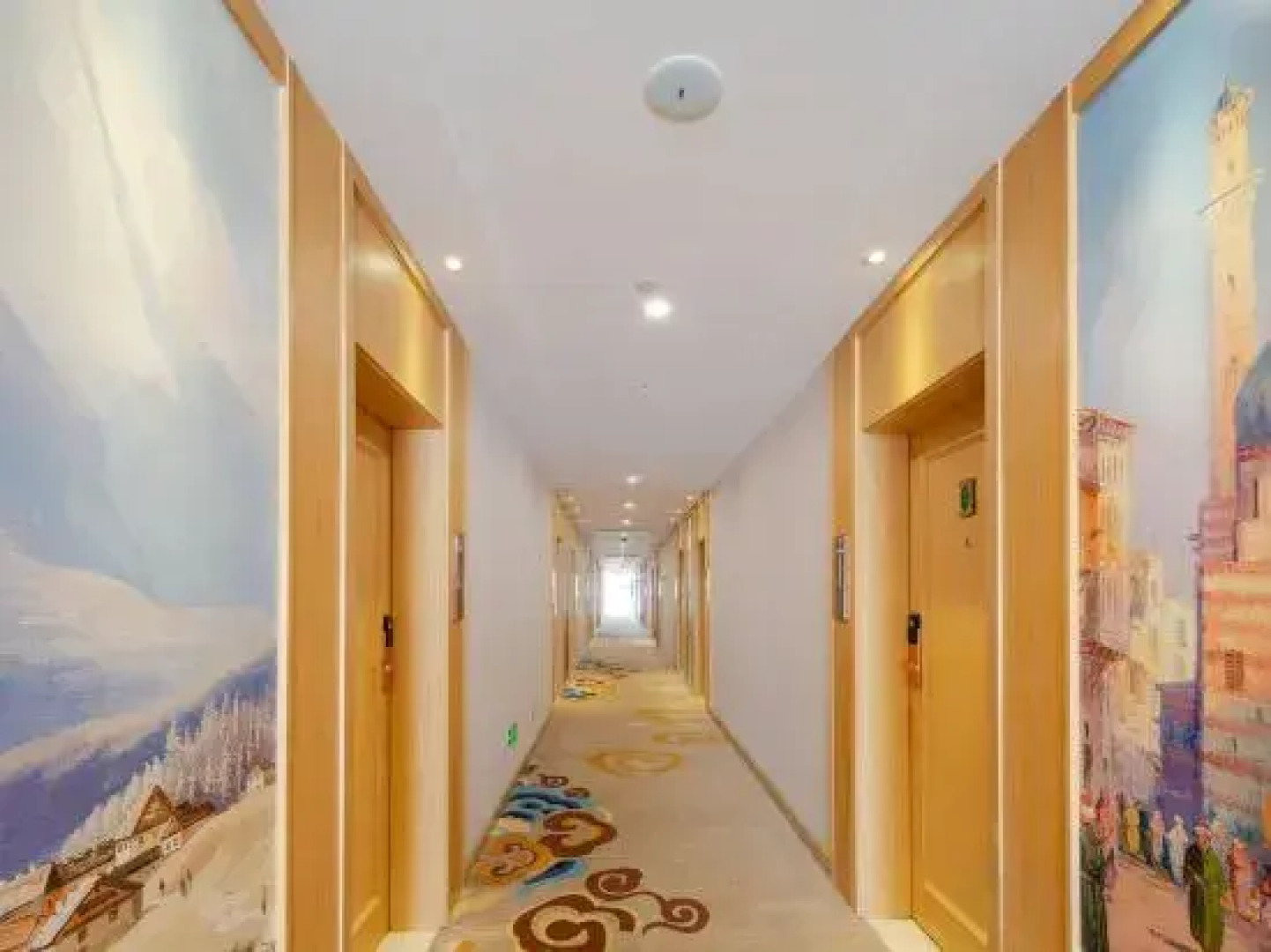 Vienna International Hotel (Yunmeng Longgang Road)