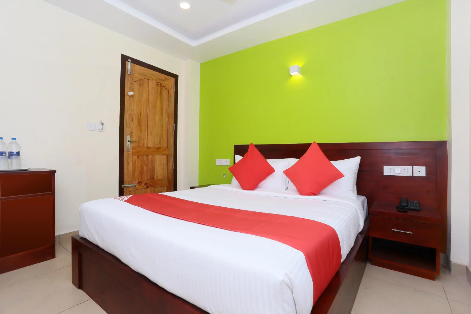 OYO 23318 West Gate Inn & Suites