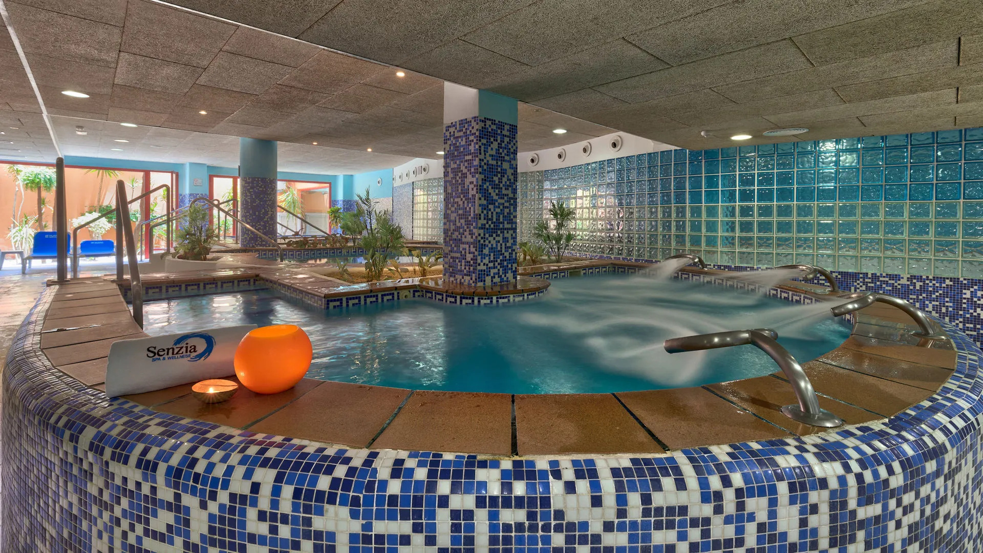 Отель Ibersol Almuñecar Beach & Spa