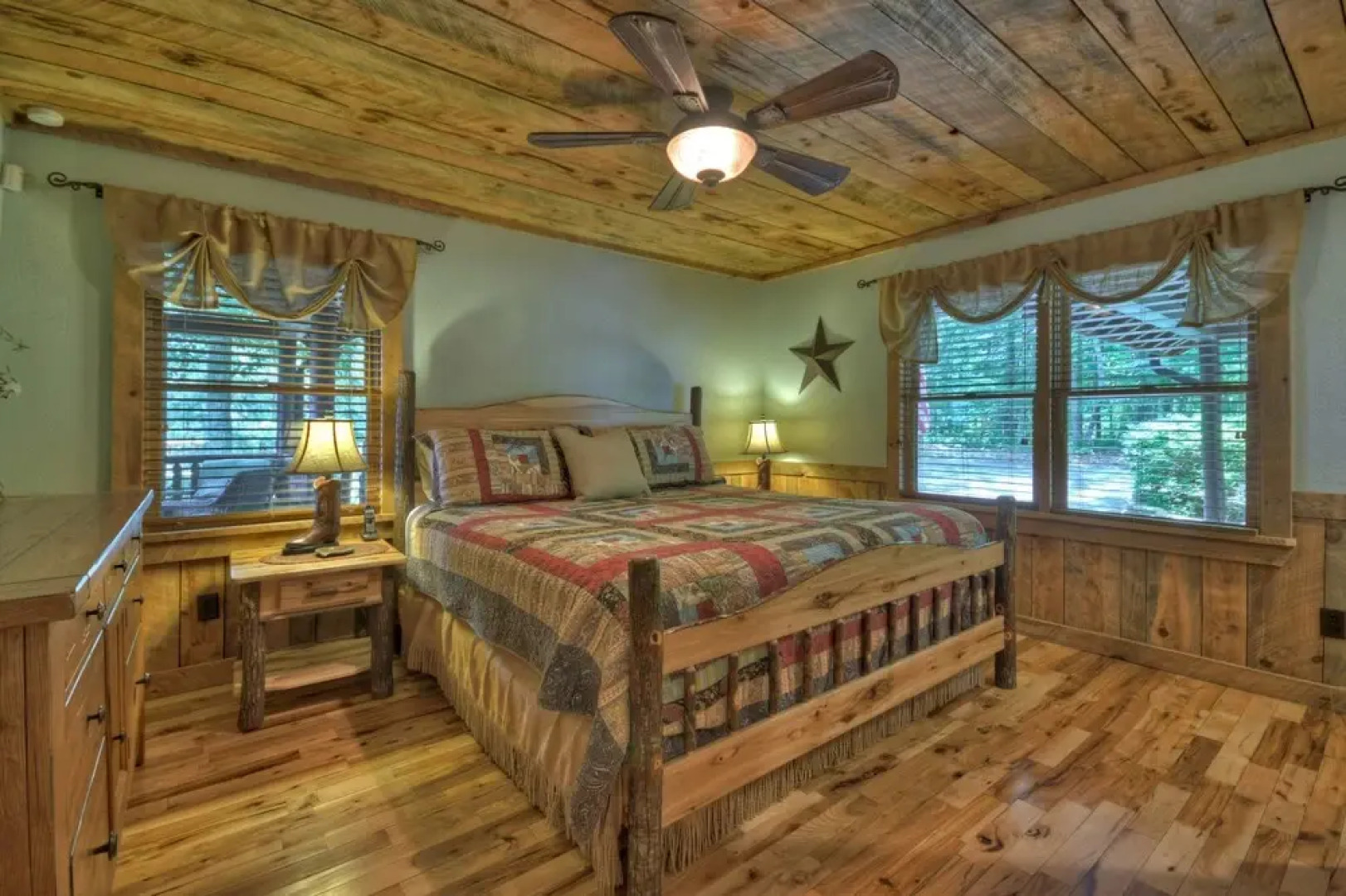 Heavens Doorstep- Stunning Mtn & Lake Nottley View