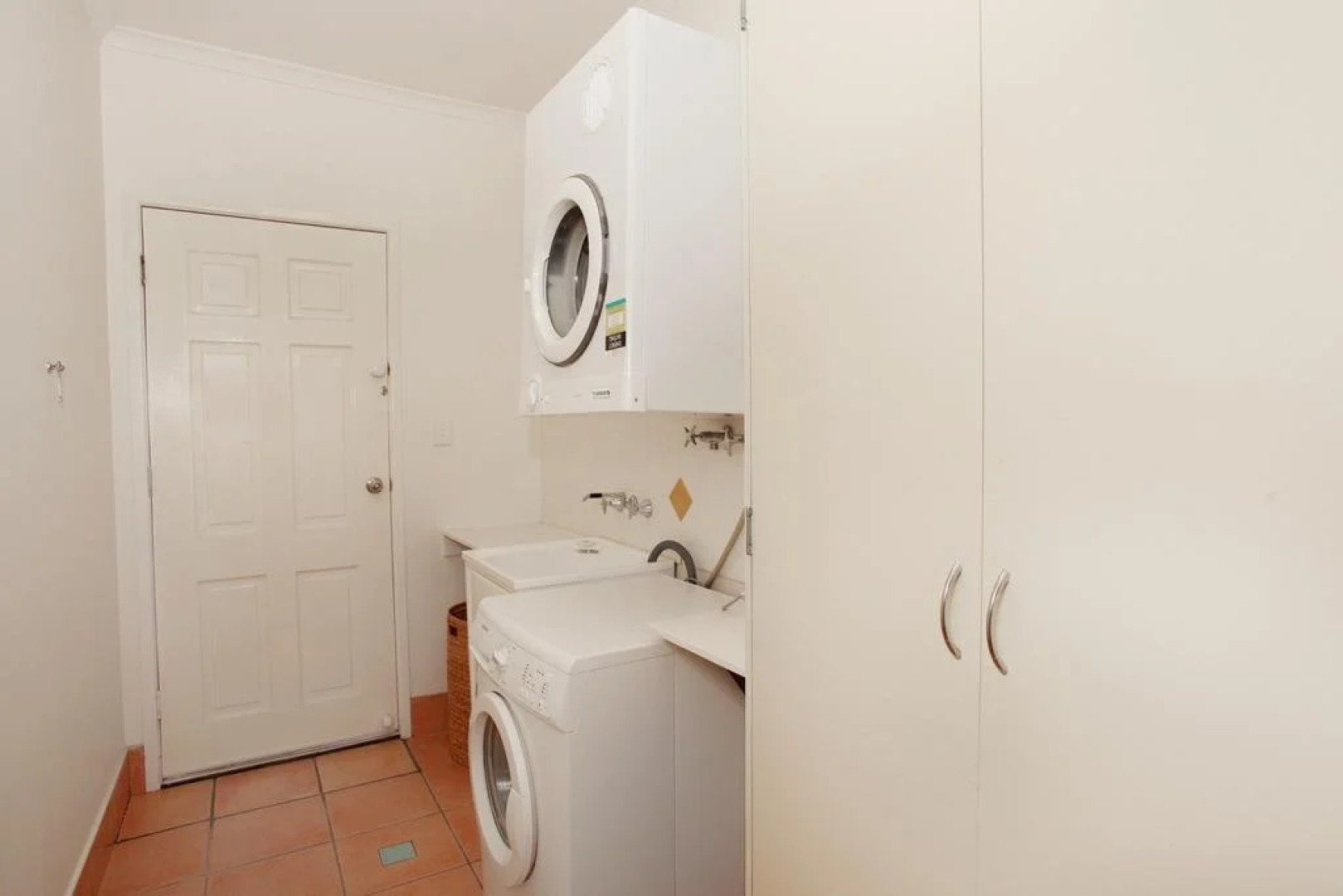 Mayfield 23 Holiday House