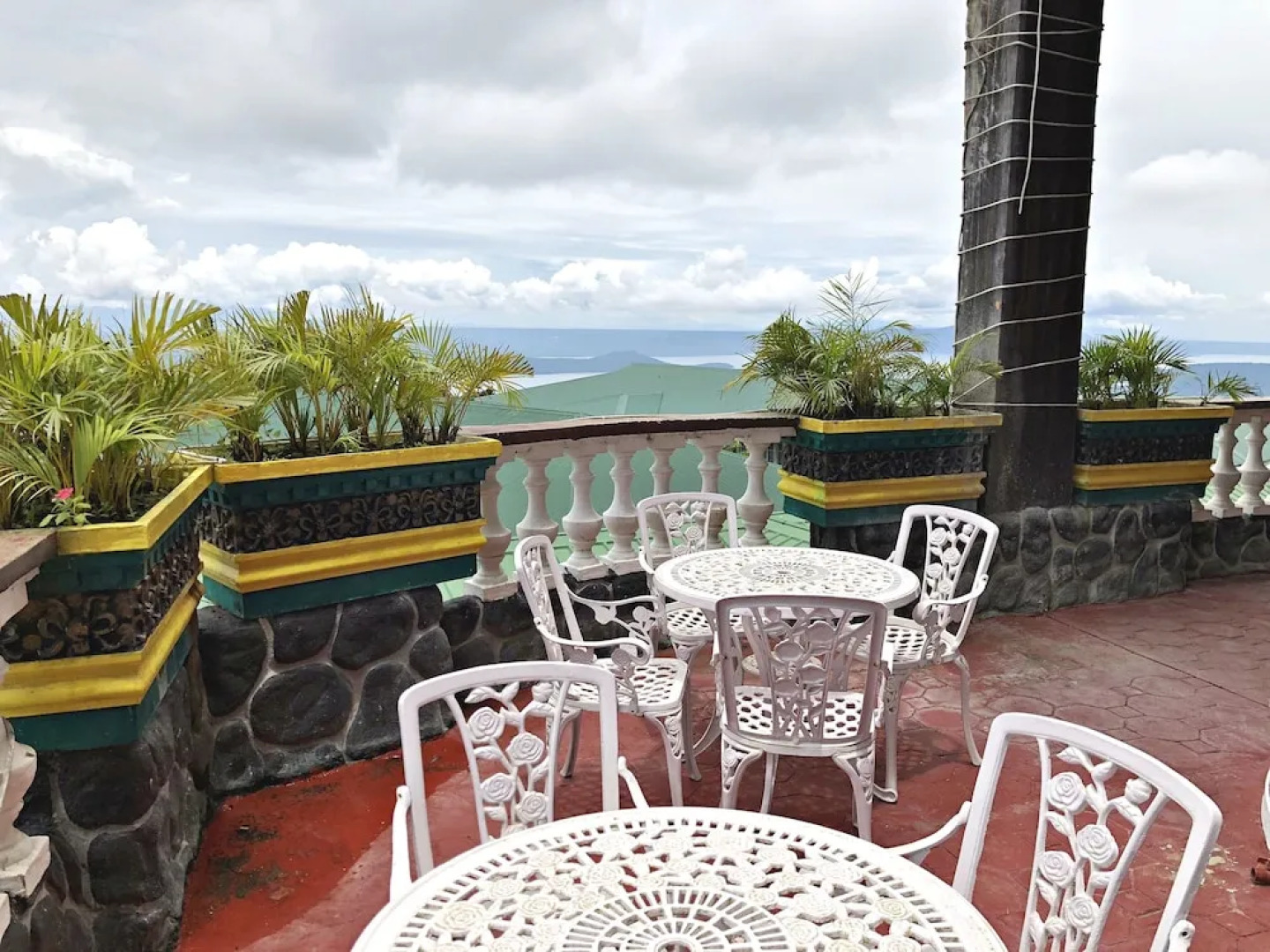 Balai Garcia Tagaytay: Bed and Breakfast In the Sky