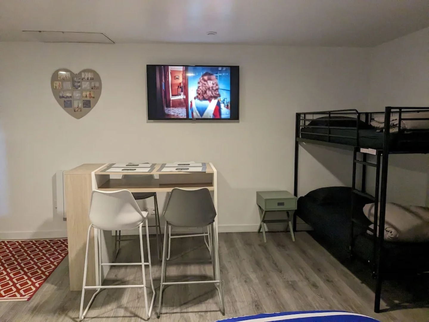 Guesthouse near Charles De Gaulle Airport