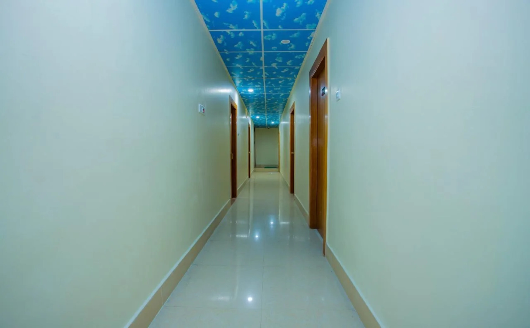 Hotel Utsav By OYO Rooms