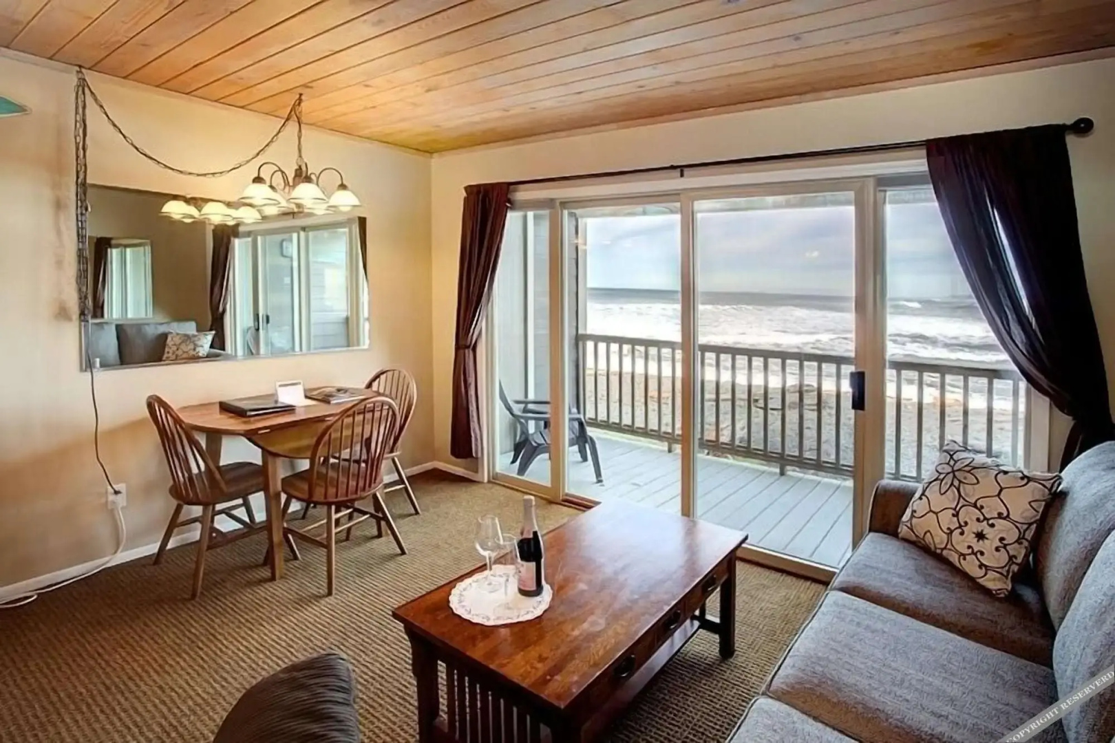 The Lanai At The Cove