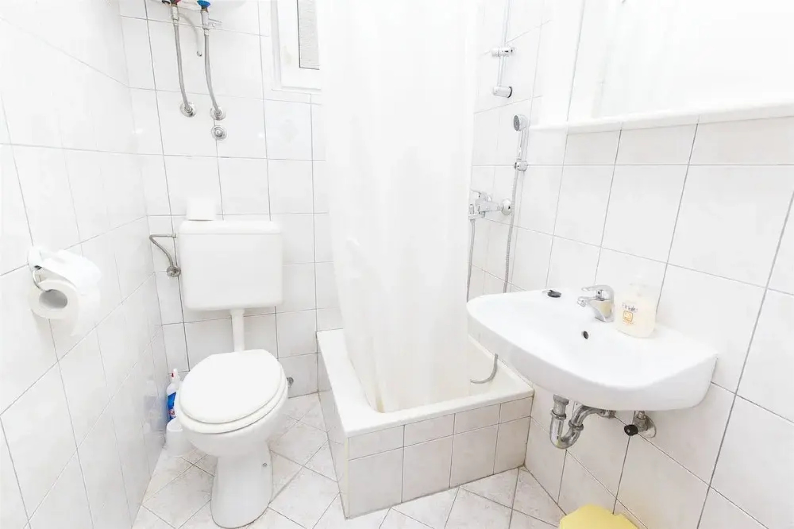 Apartment and Rooms Tina