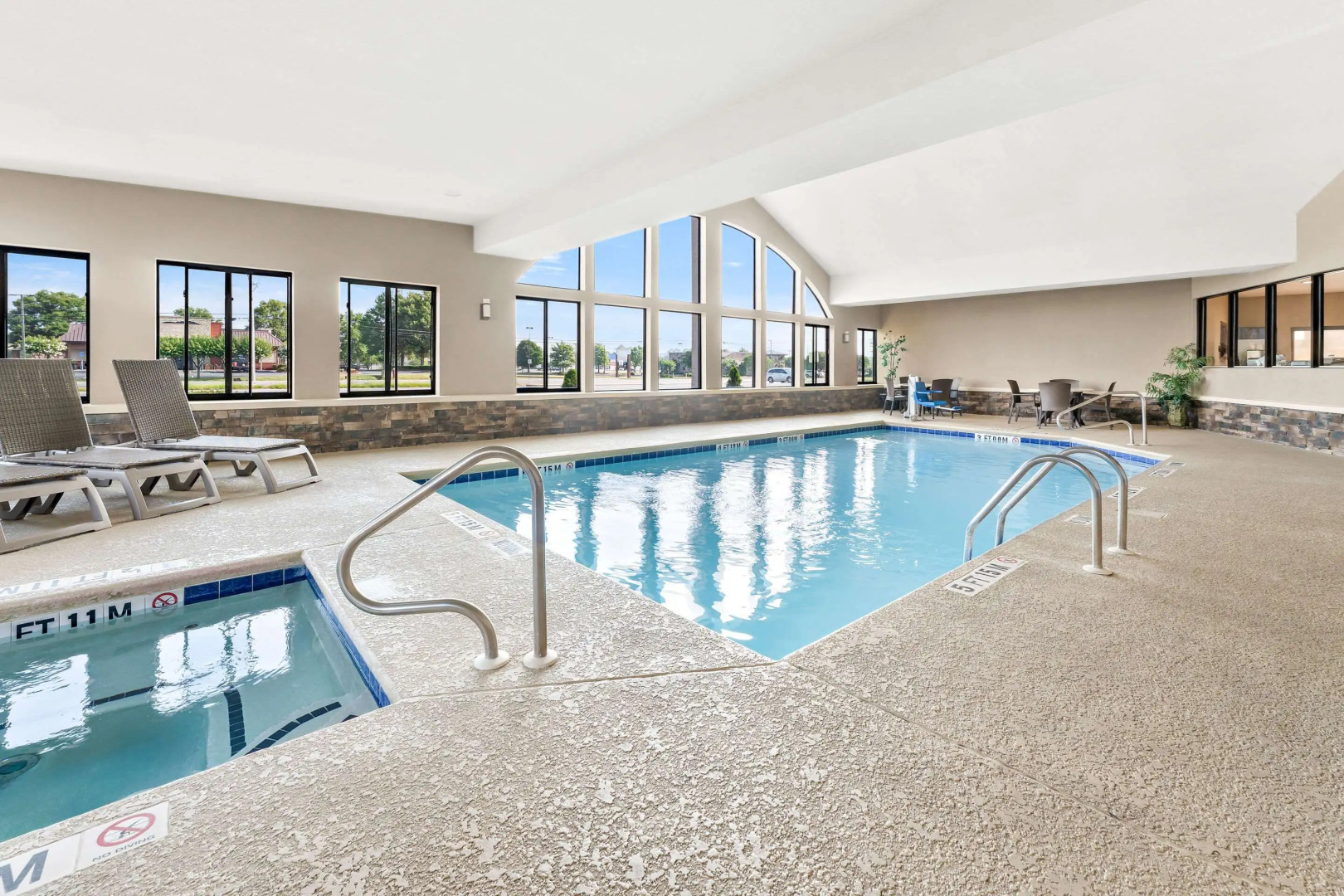 Comfort Suites near Robins Air Force Base