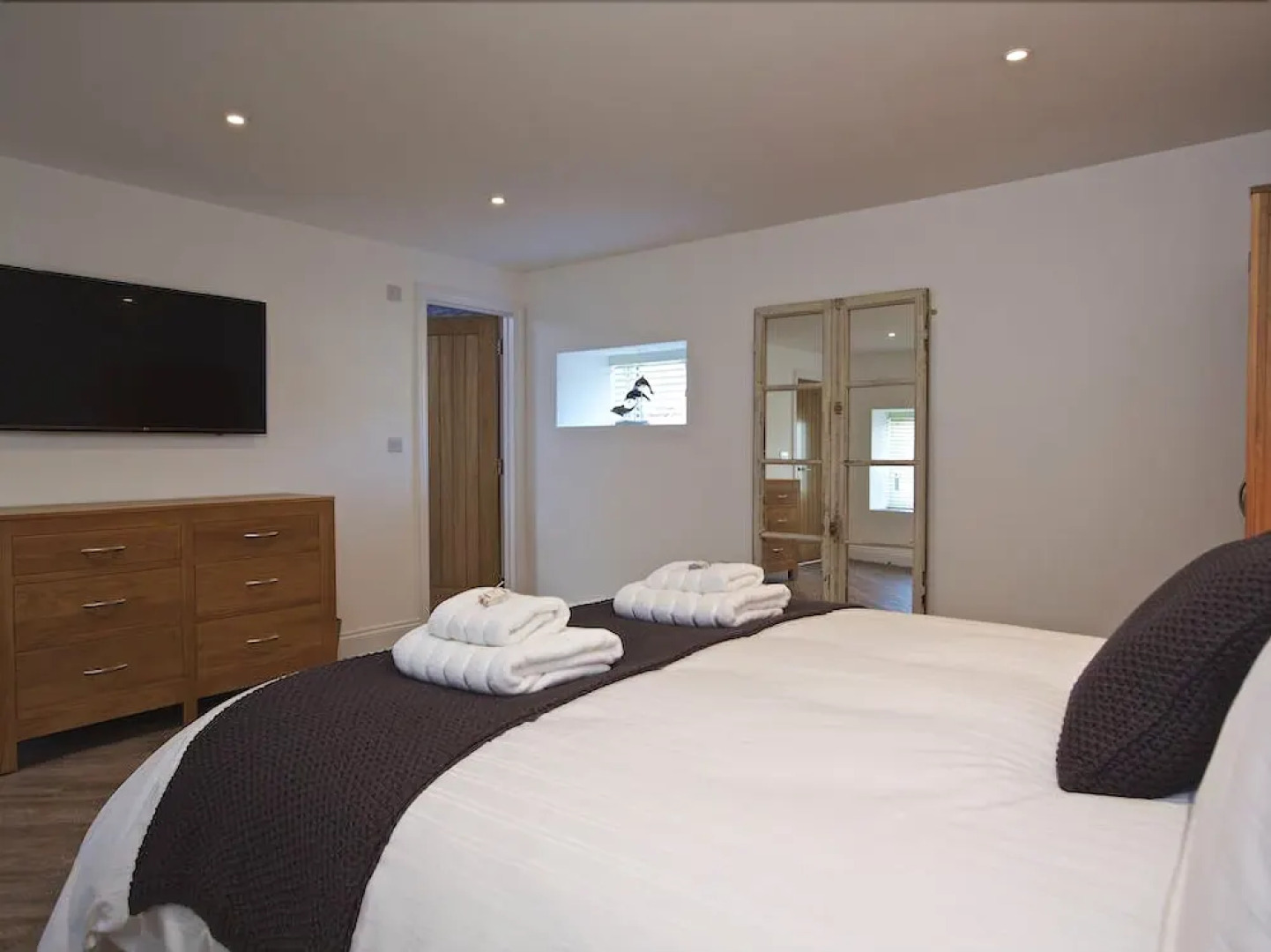 The Barn, 20 At The Beach