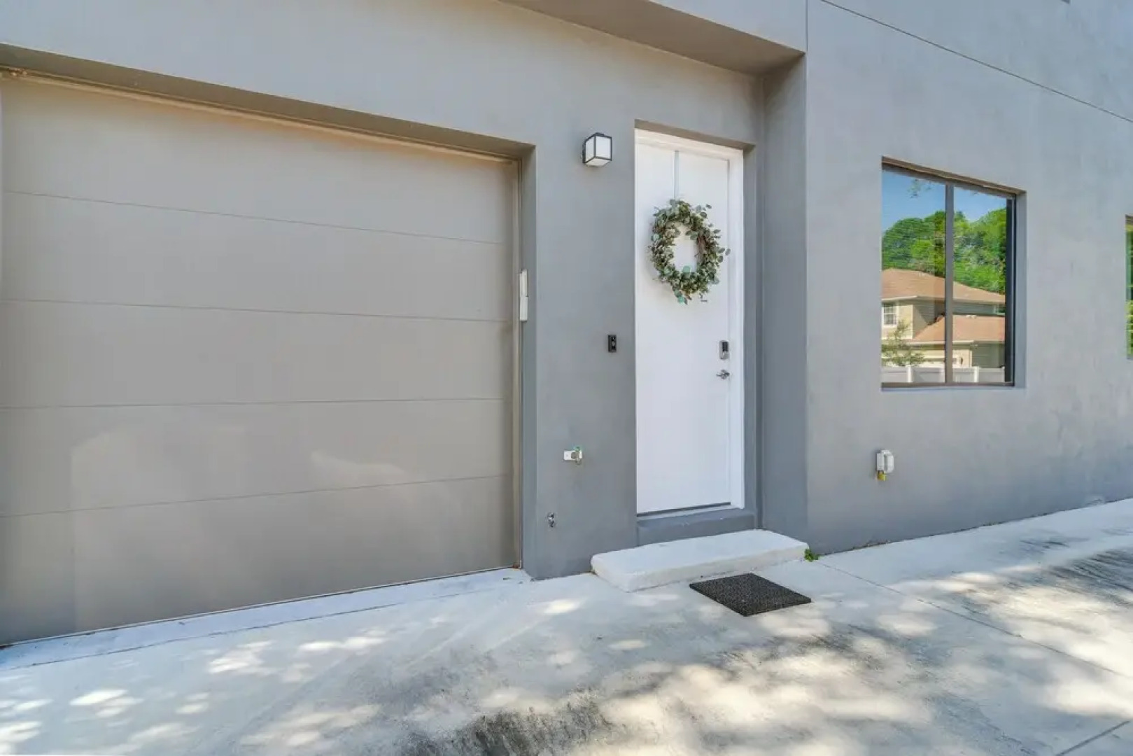 Modern Tampa Townhome Near Midtown WFH Friendly