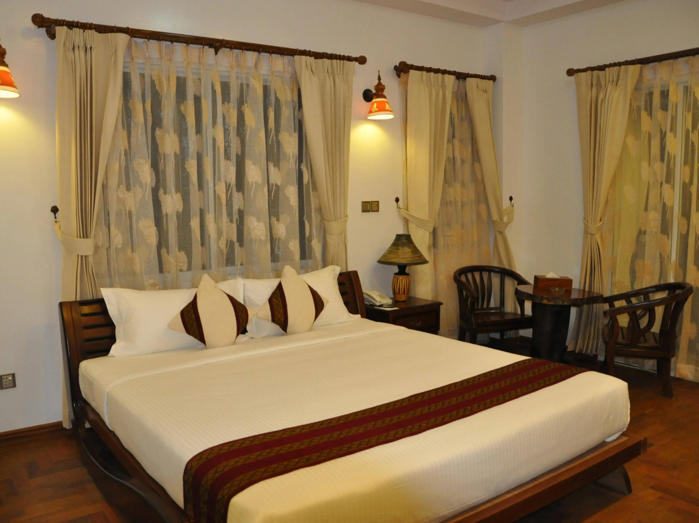 Yadanarpon Dynasty Hotel