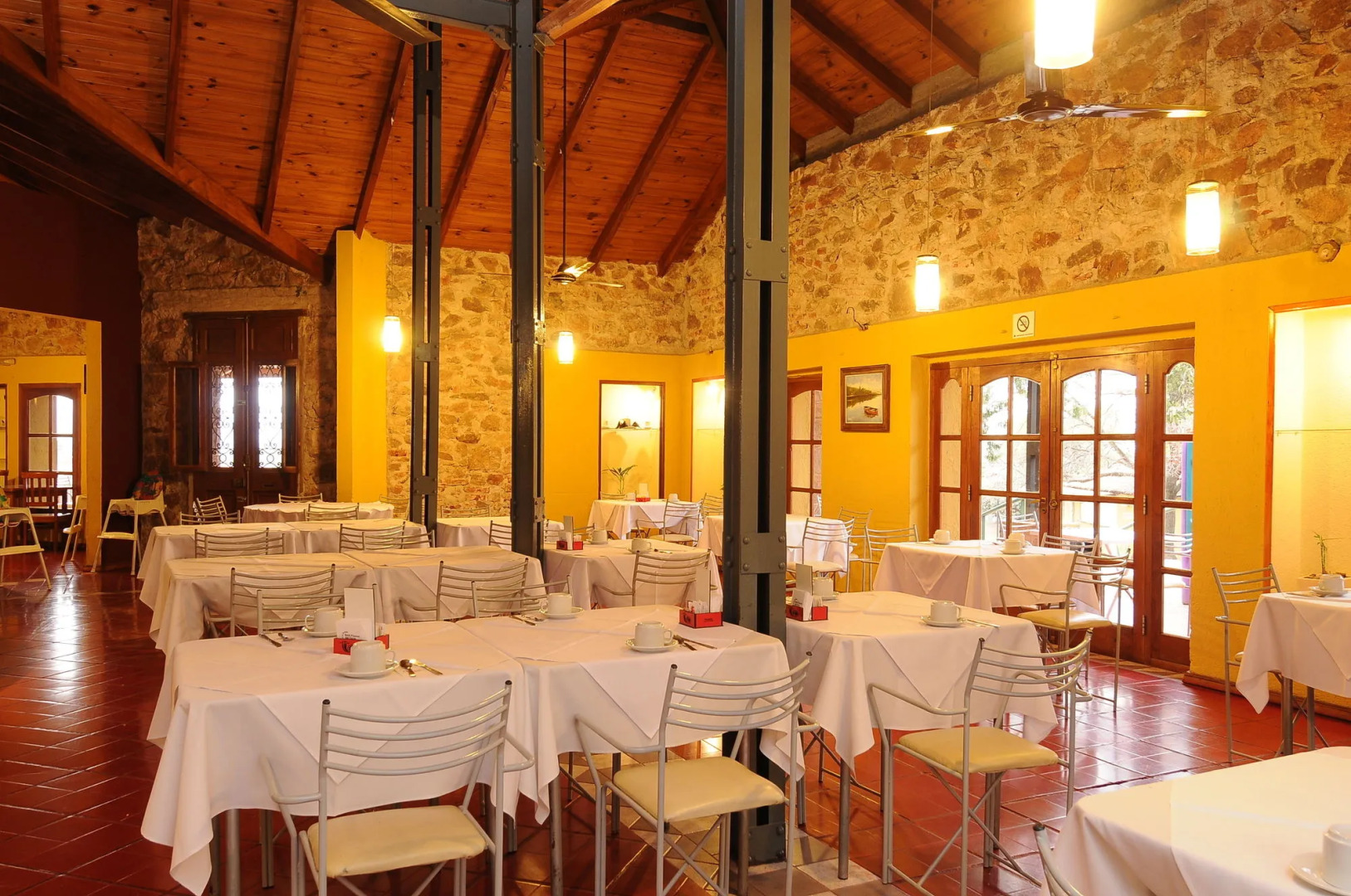 Pinares del Cerro Resort & Suites