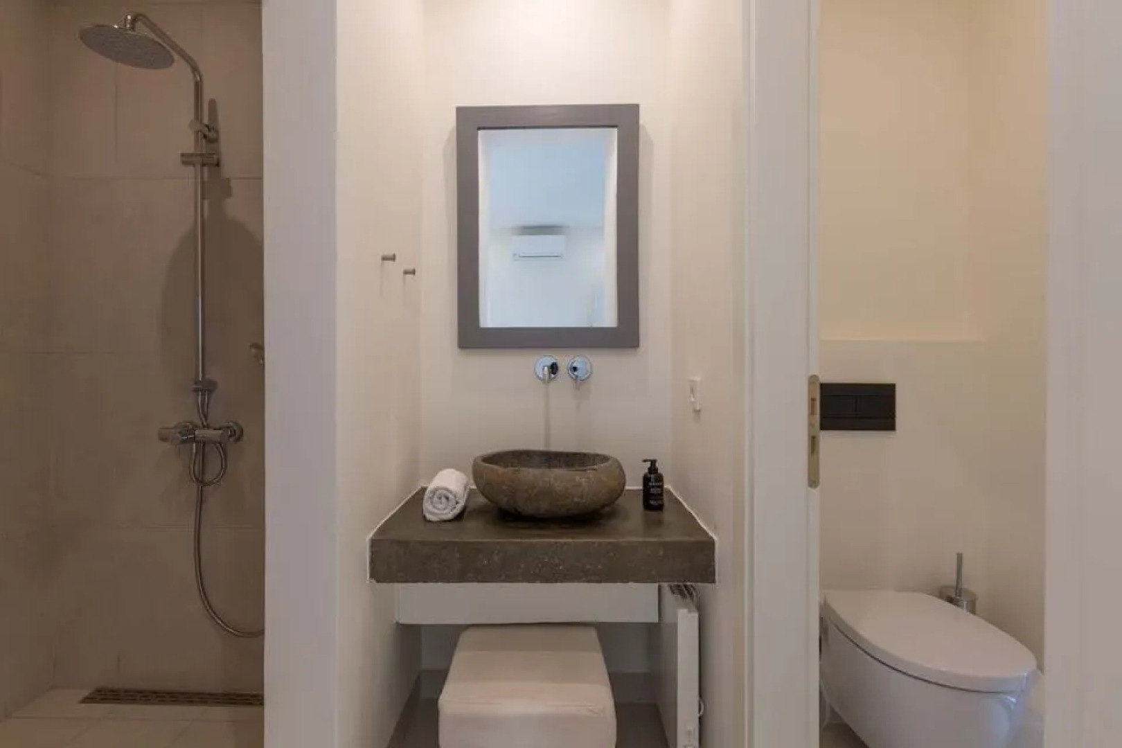 Villa Kastos-Beachfront Villa