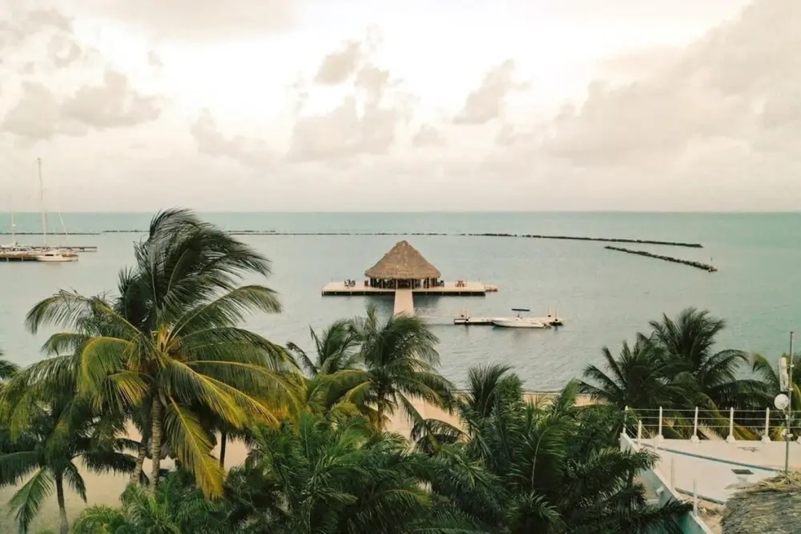 Rum Punch- Beachfront Bungalow Pool Kayaks Pier