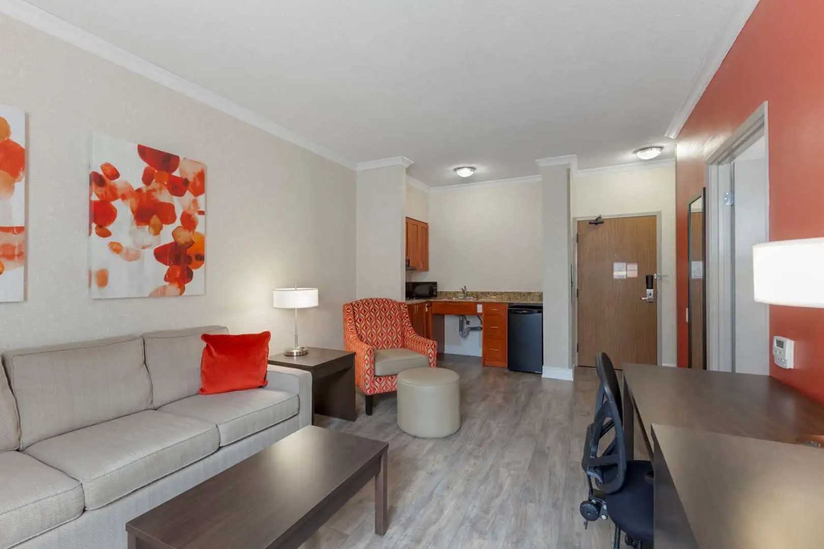 Best Western Plus Rose City Suites