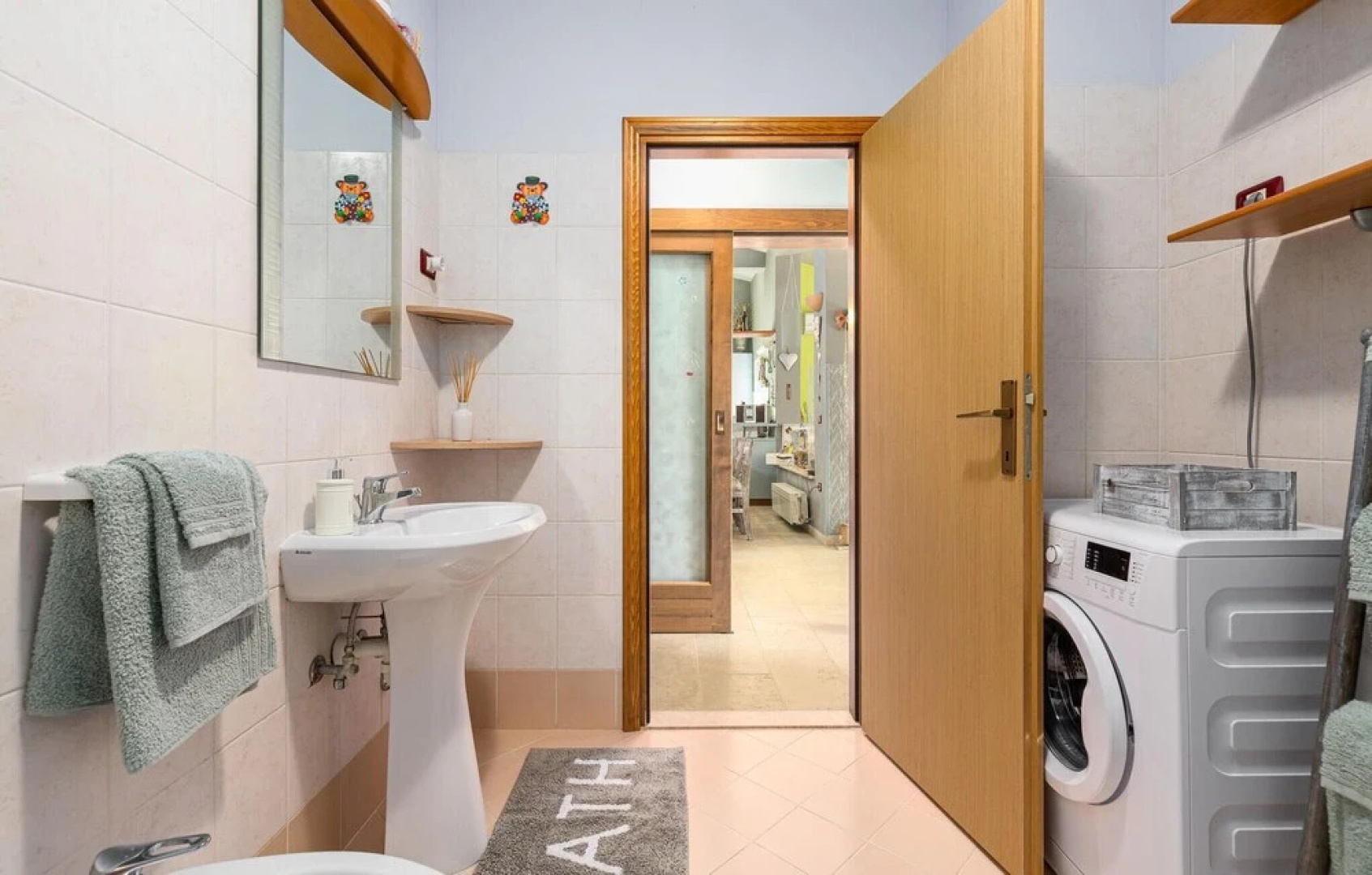 Beautiful Home in Buje With Wifi and 4 Bedrooms