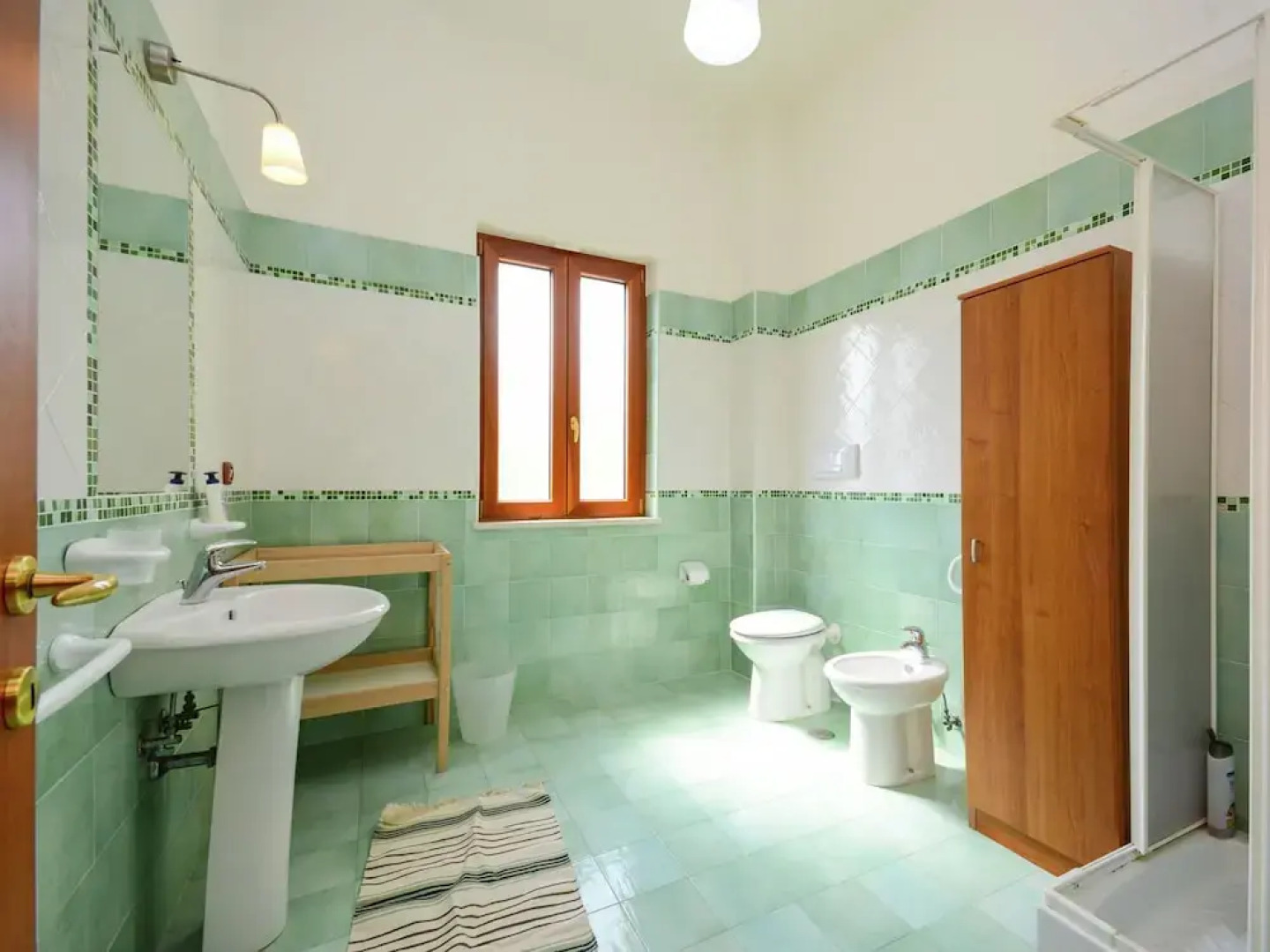 Apartment With Lovely Pool