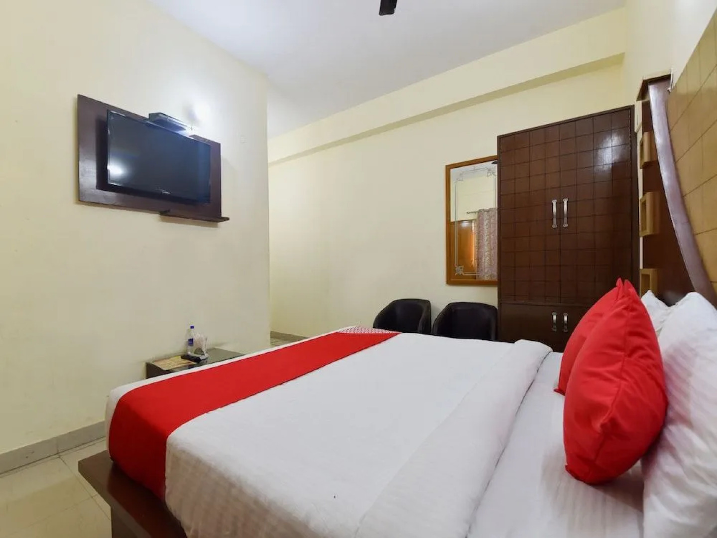 Oyo 28322 Hotel Paradise