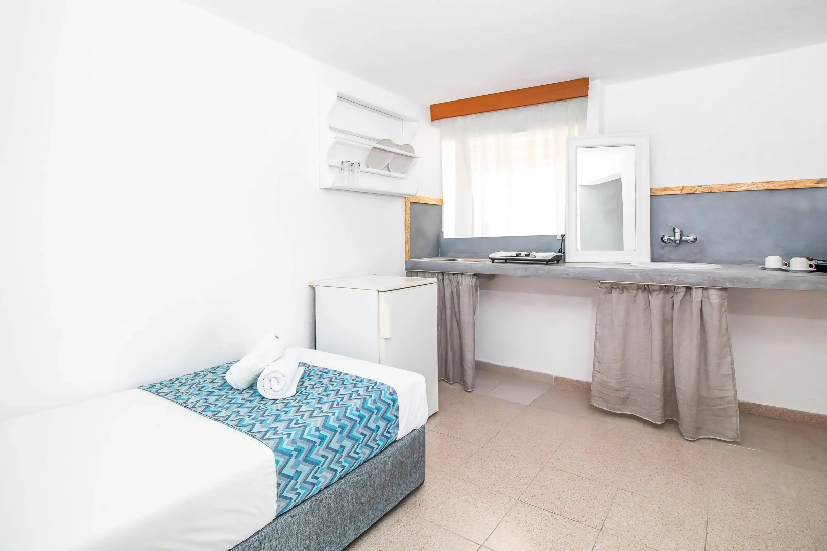 Tinas Plus Hotel